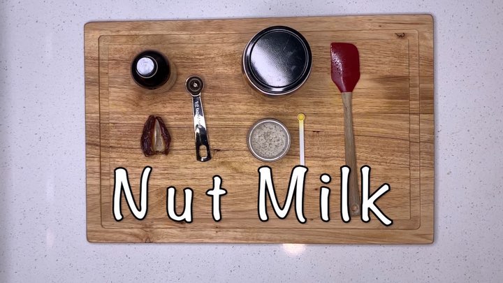 Nut Milks with Almonds and Cashews