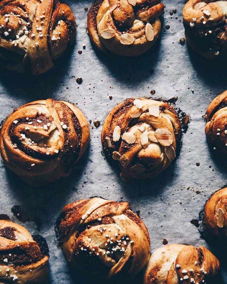 Simple Vegan Cinnamon Buns