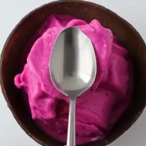 Fluffy Pink Pitaya Banana Nice Cream
