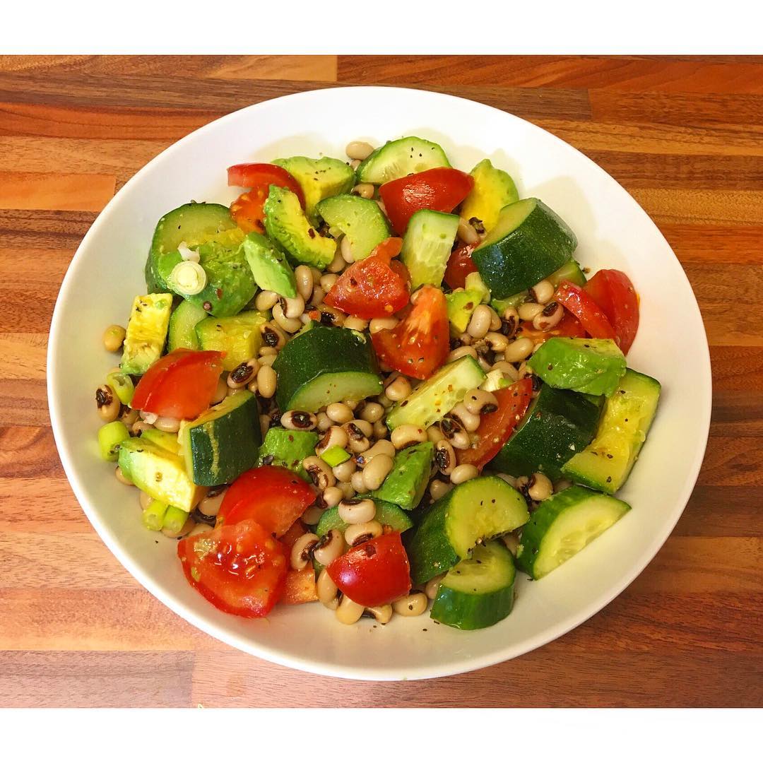 Black-Eyed Bean Salad with Pitta Houmous