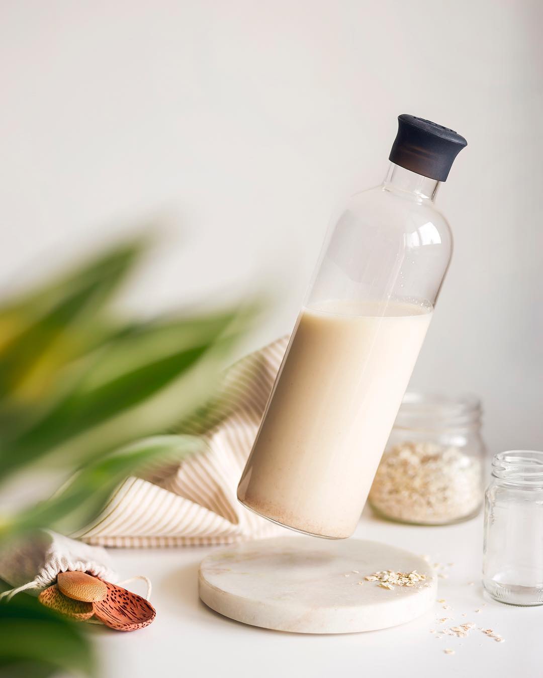 Homemade Oat Milk Blend