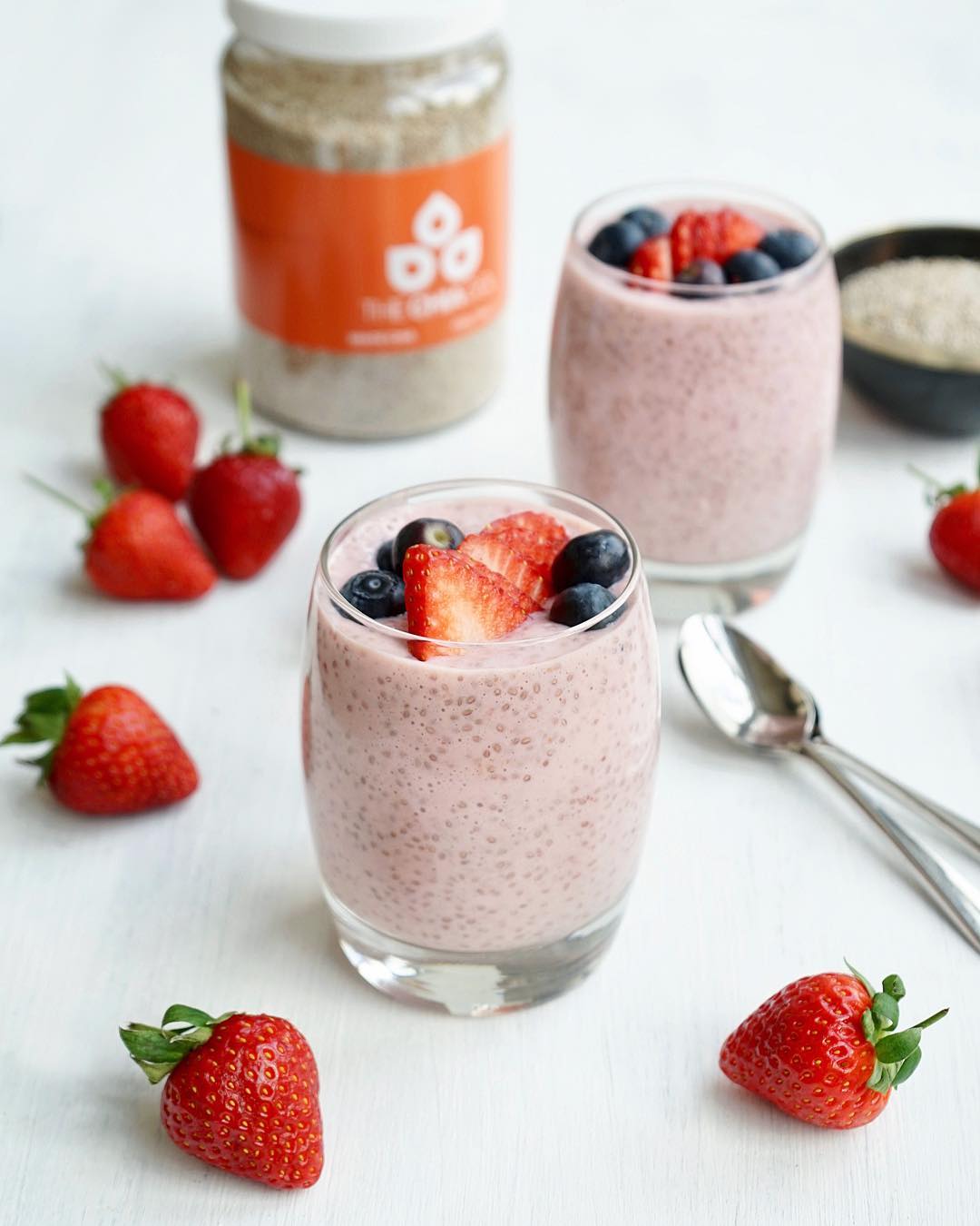 Easy Overnight Strawberry Chia Pudding