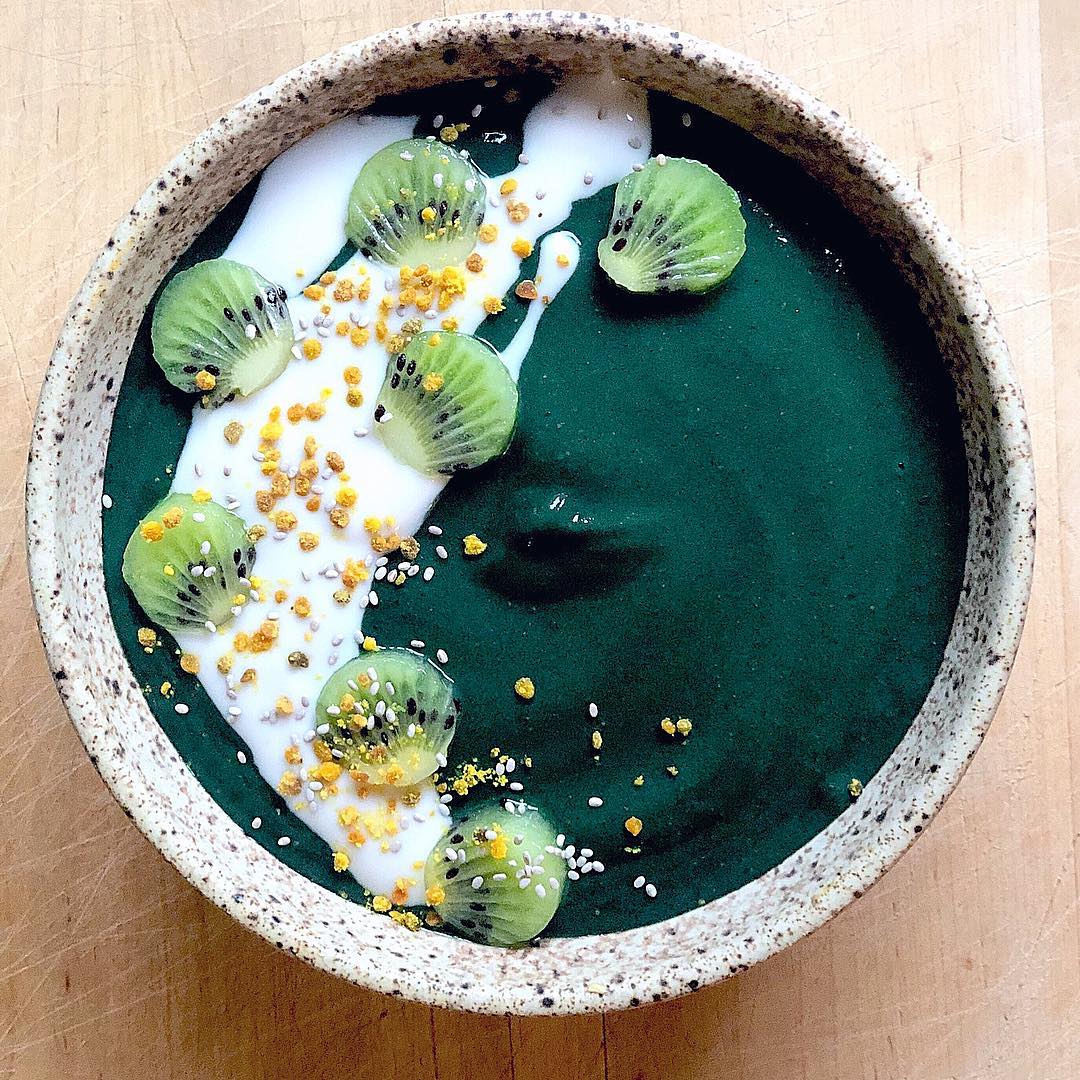 Deep Leafy Green and Ginger Smoothie