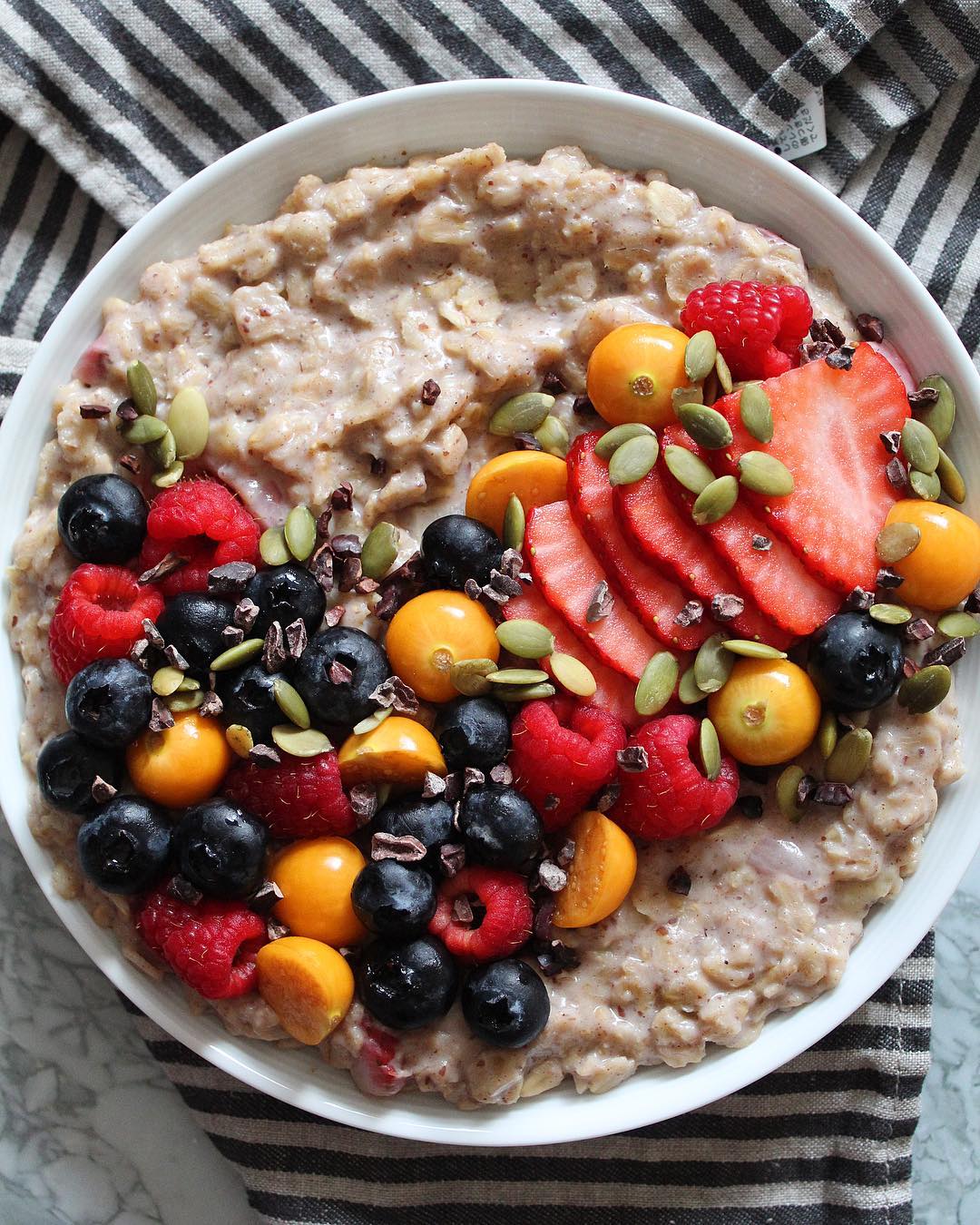 Strawberry Oats with Fresh Fruit and Spices