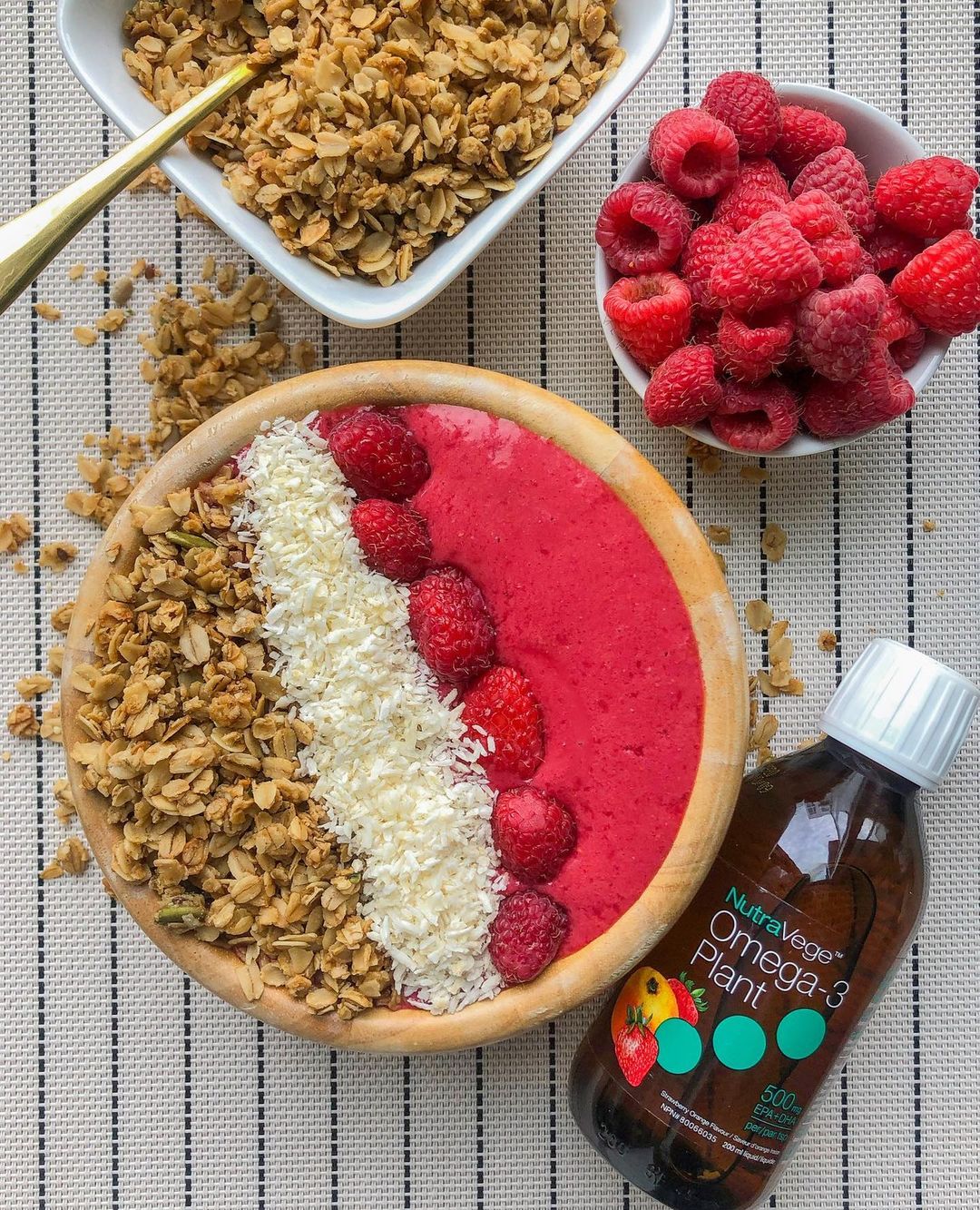 Vegan Omega-3 Pink Smoothie Bowl