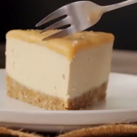 Vegan Cheesecake with Salted Caramel Sauce