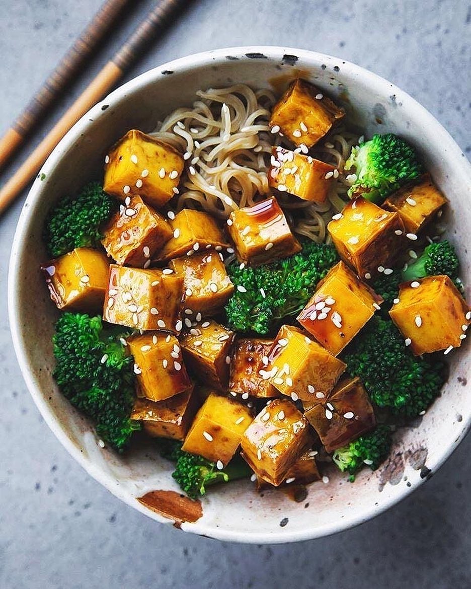Easy Veggie Ramen Bowl with Sticky Tofu