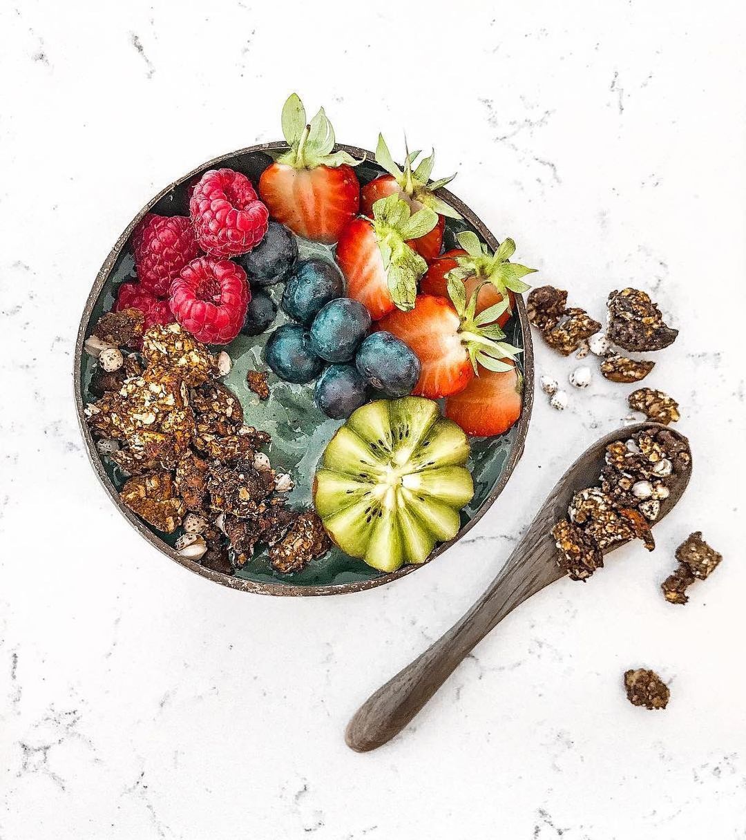 Green Smoothie Bowl with Cashew Granola