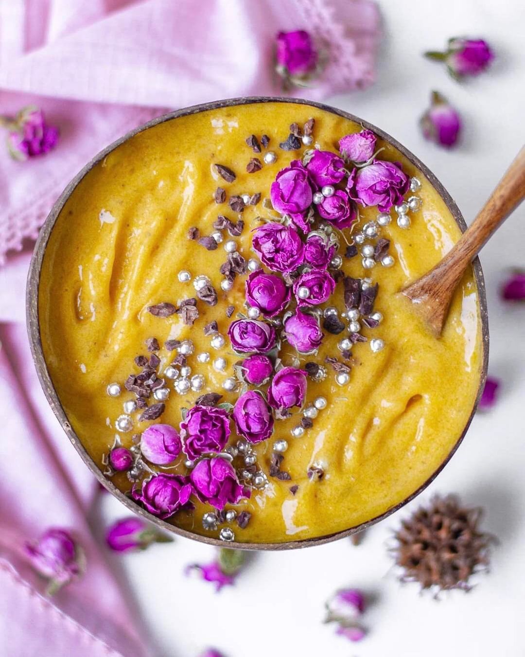 Luxe Smoothie Bowl with Tropical Fruits