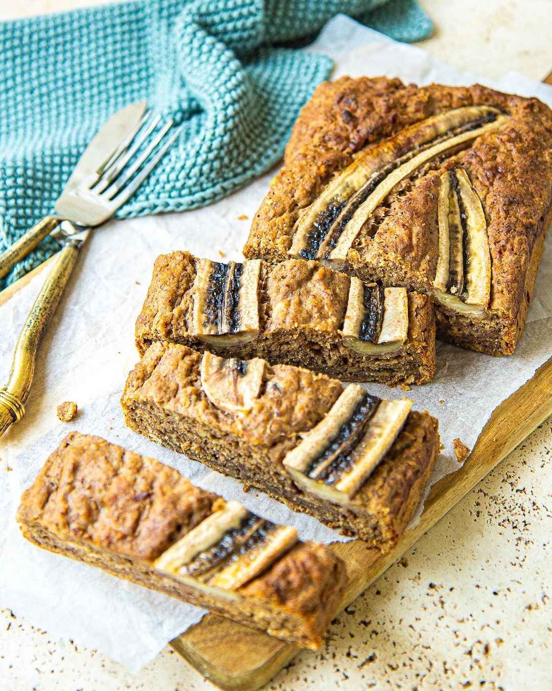 Gluten-Free Banana Bread with Walnuts and Oats