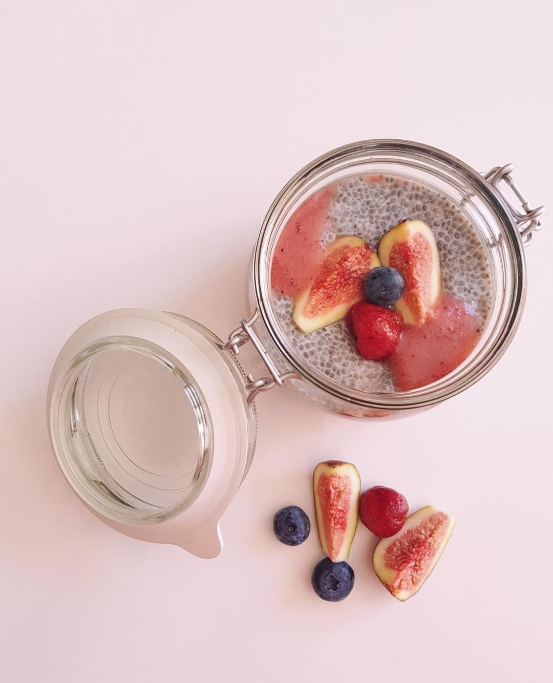 Strawberry Banana Chia Pudding