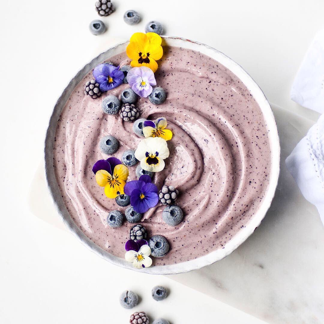 Blueberry Nicecream with Frozen Bananas and Almond Milk