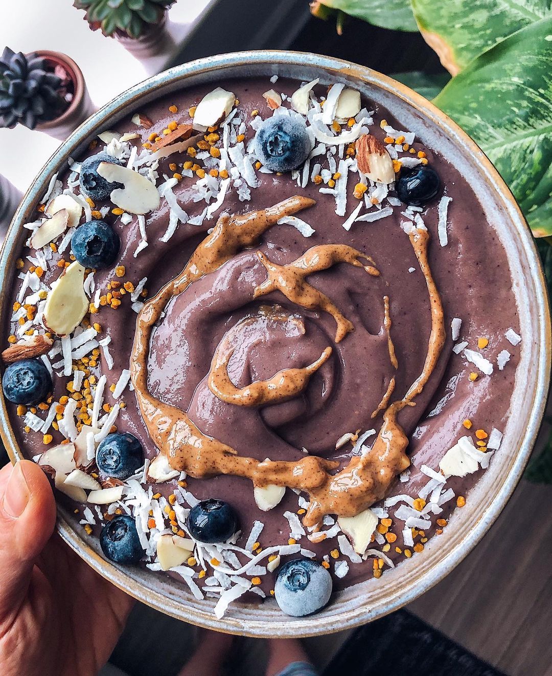 Blueberry Almond Smoothie Bowl