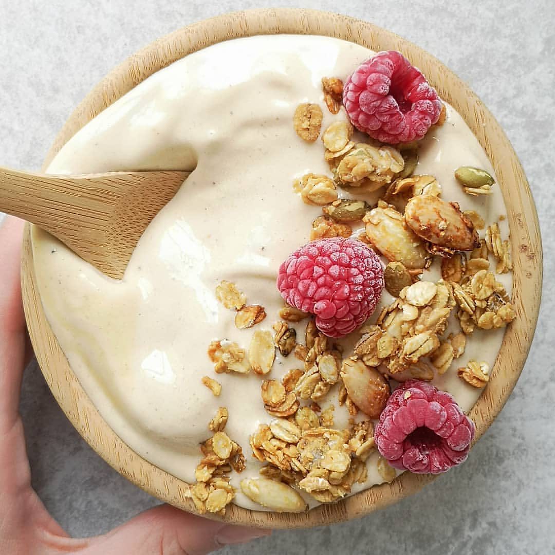 Banana Smoothie Bowl with Granola Topping