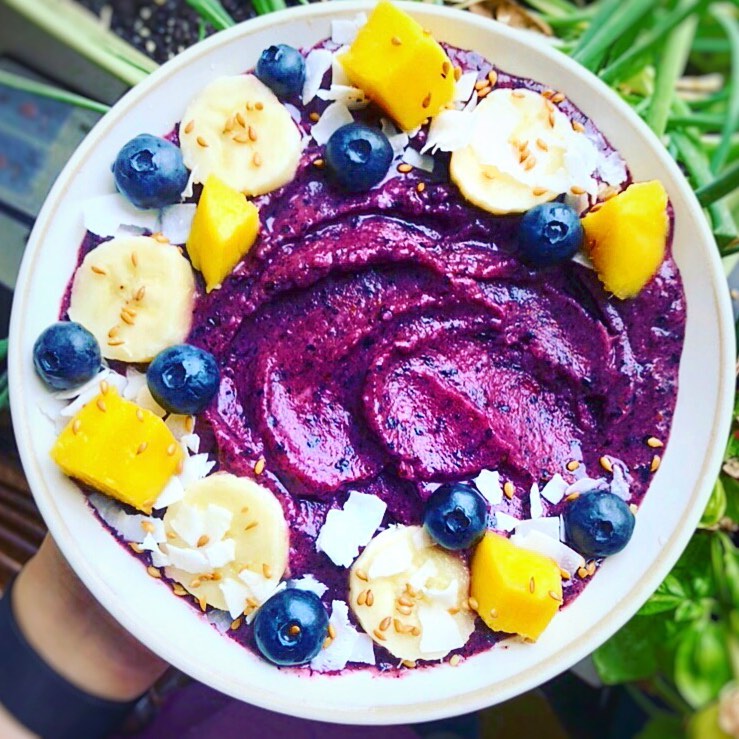 Easy Vegan Acai Smoothie Bowl