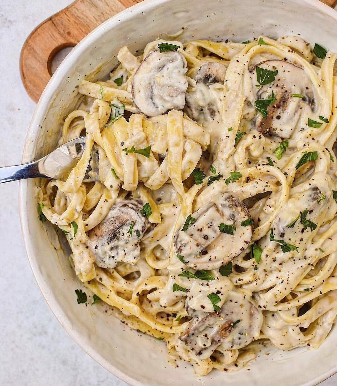 Vegan Fettuccine Alfredo with Mushrooms