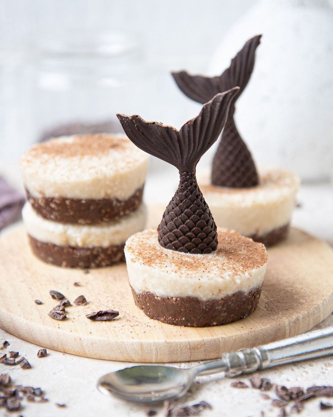 No-Bake Vegan Bounty Coconut Cakes