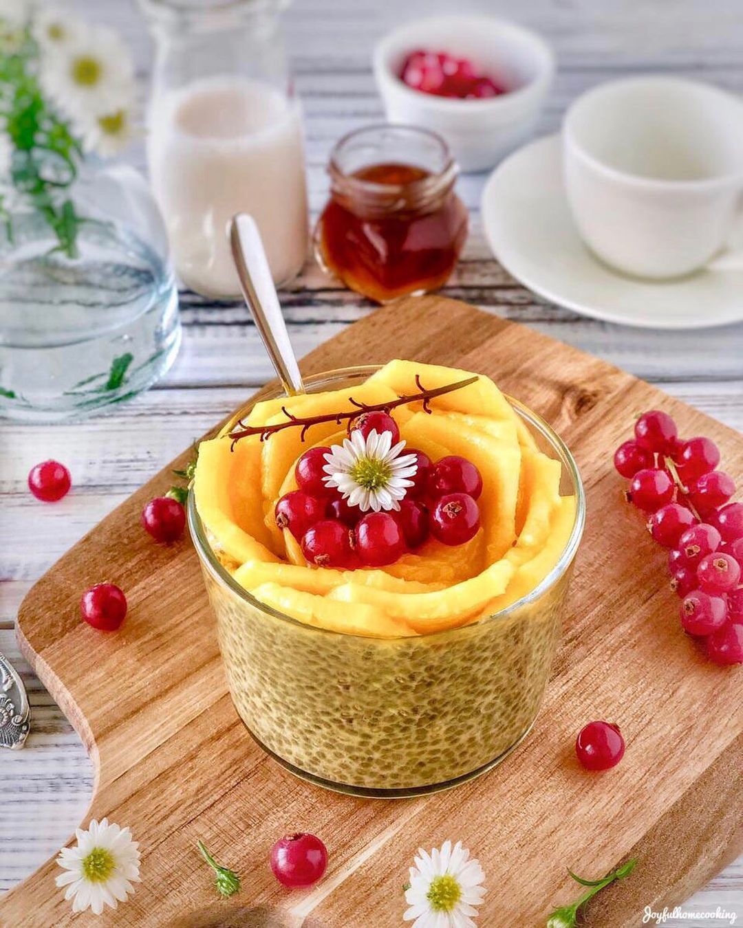 Refreshing Mango Chia Seeds Pudding