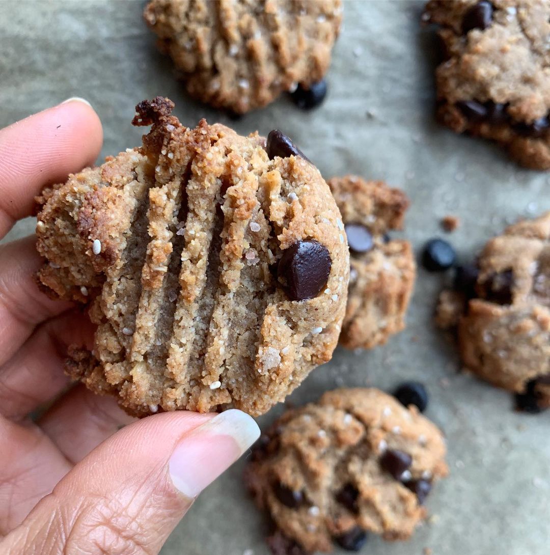 Vegan Peanut Butter Chocolate Cookies