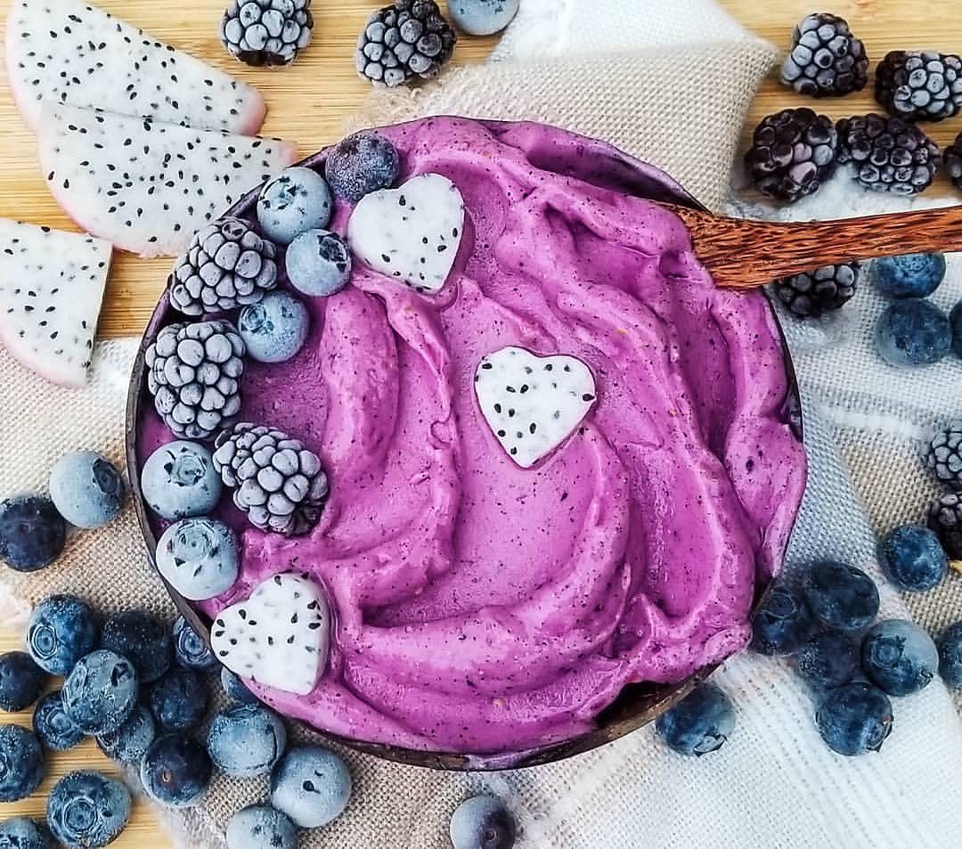 Dragonfruit Pineapple Smoothie Bowl with Spirulina