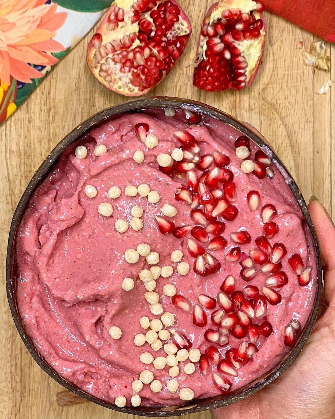 Oats and Pomegranate Smoothie Bowl