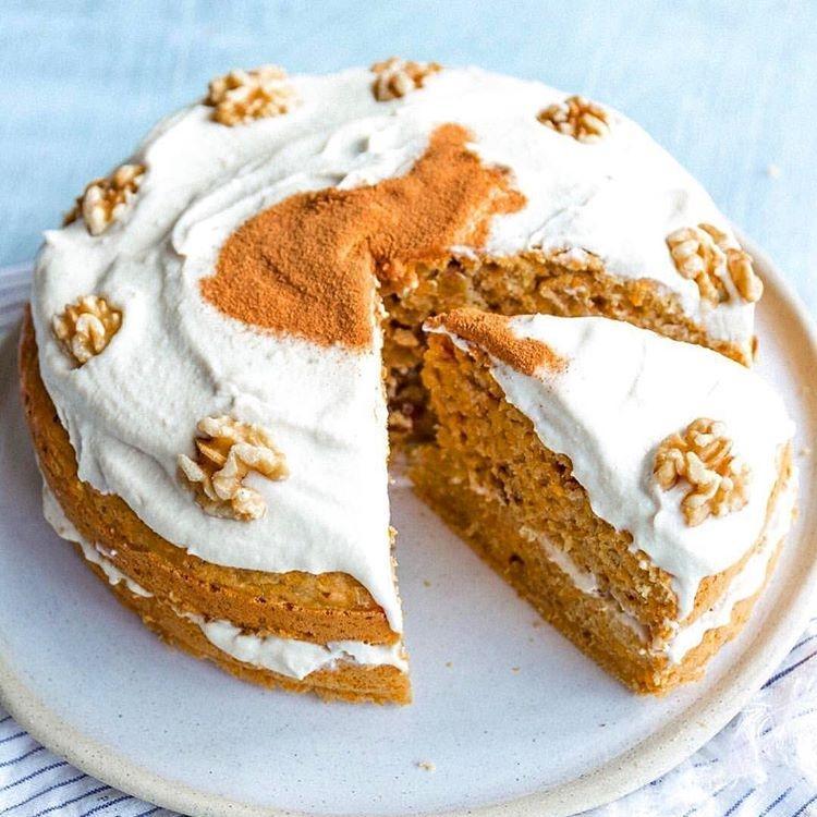 Healthy Vegan Carrot Cake with Cashew Vanilla Icing