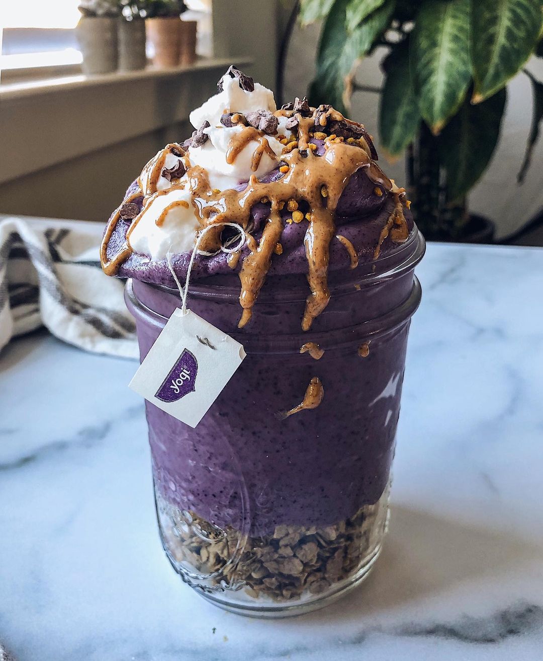 Berry Smoothie with Cauliflower and Tea
