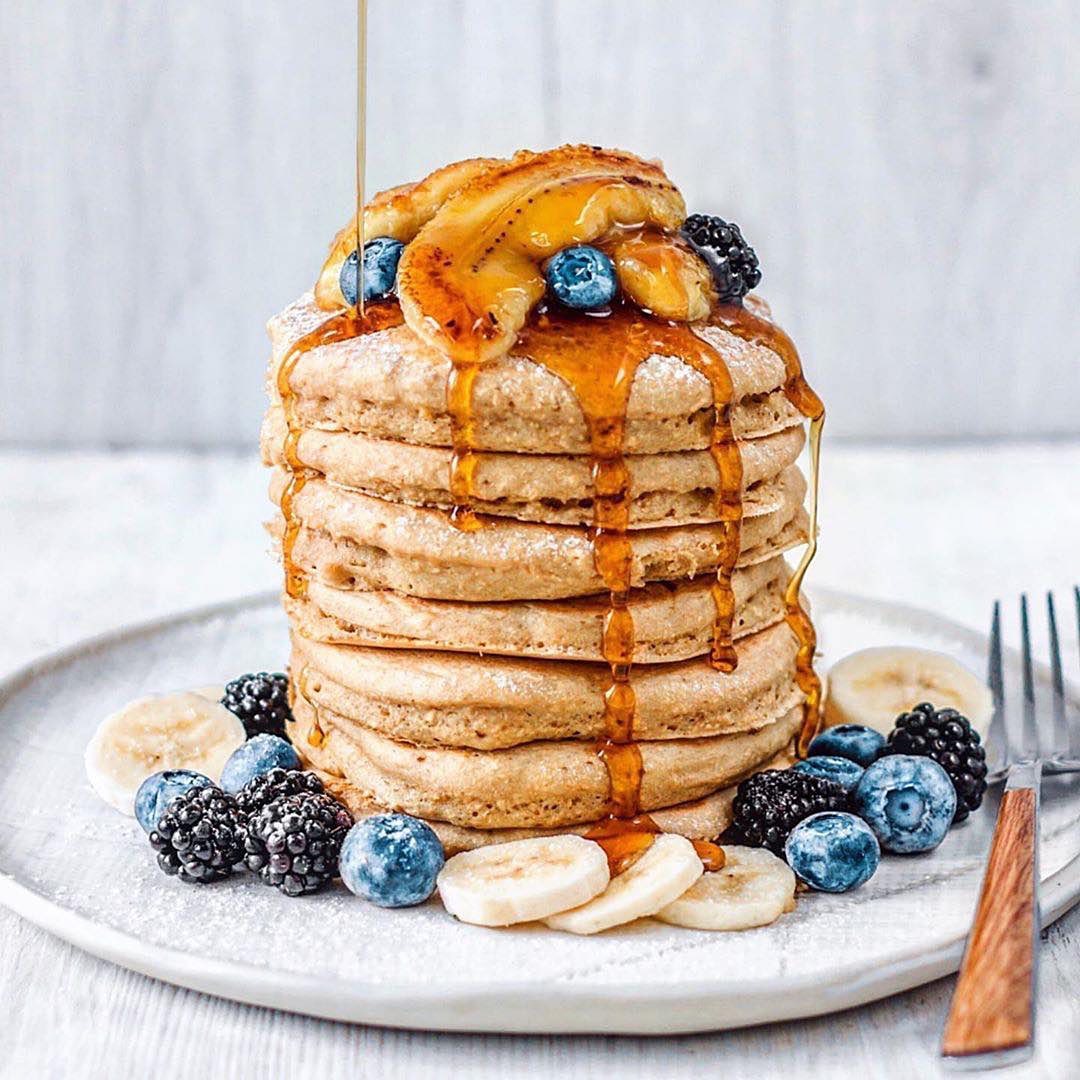 Fluffy Banana Pancakes with Caramelized Toppings