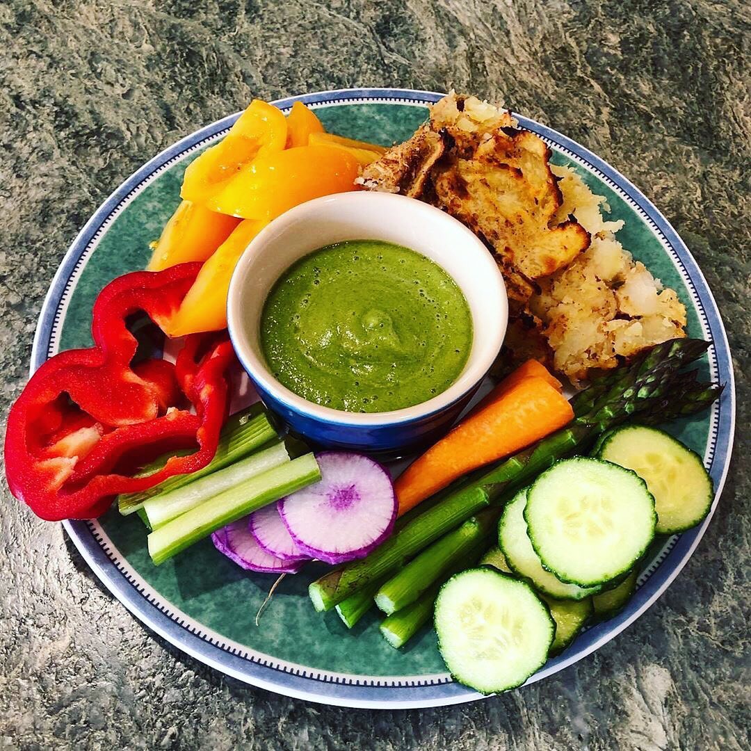 Easy Creamy Fat-Free Herb Dressing Dip