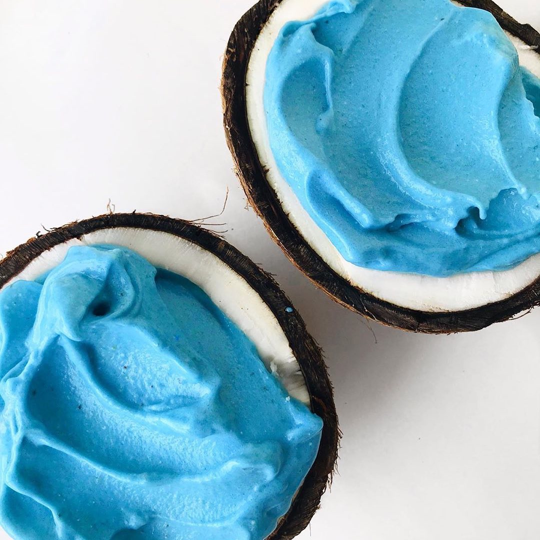 Blue Spirulina Banana Smoothie