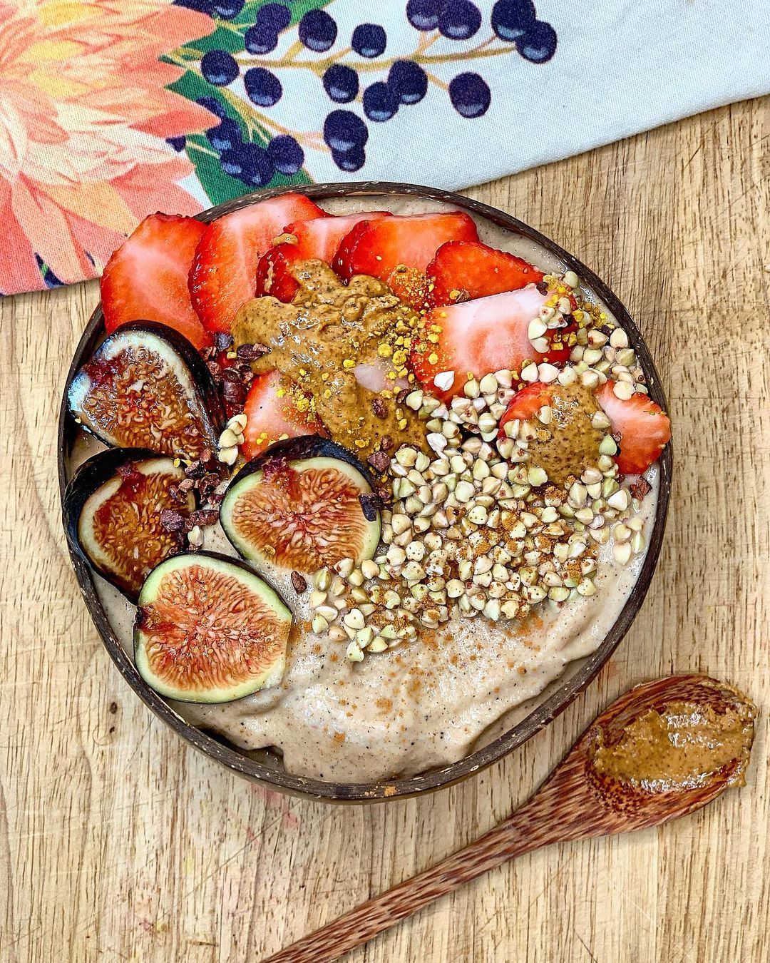 Oatmeal Apple Smoothie Bowl