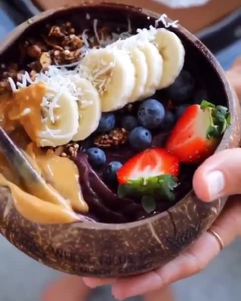 Amazing Açaí Bowl with Toppings