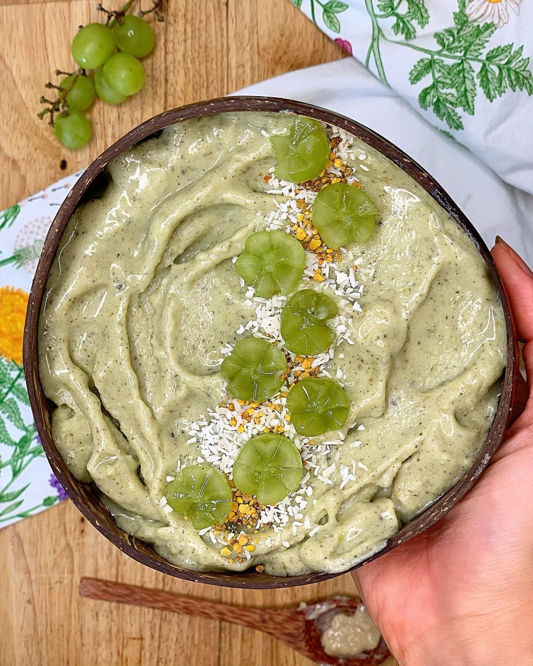 Matcha and Green Grapes Smoothie Bowl