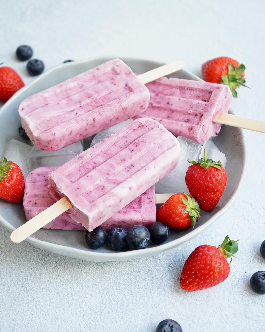 Strawberry and Blueberry Frozen Yogurt Pops