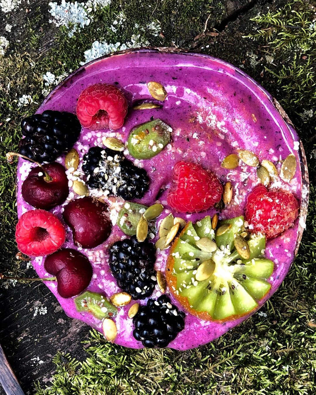 Frozen Banana Nicecream Smoothie Bowl