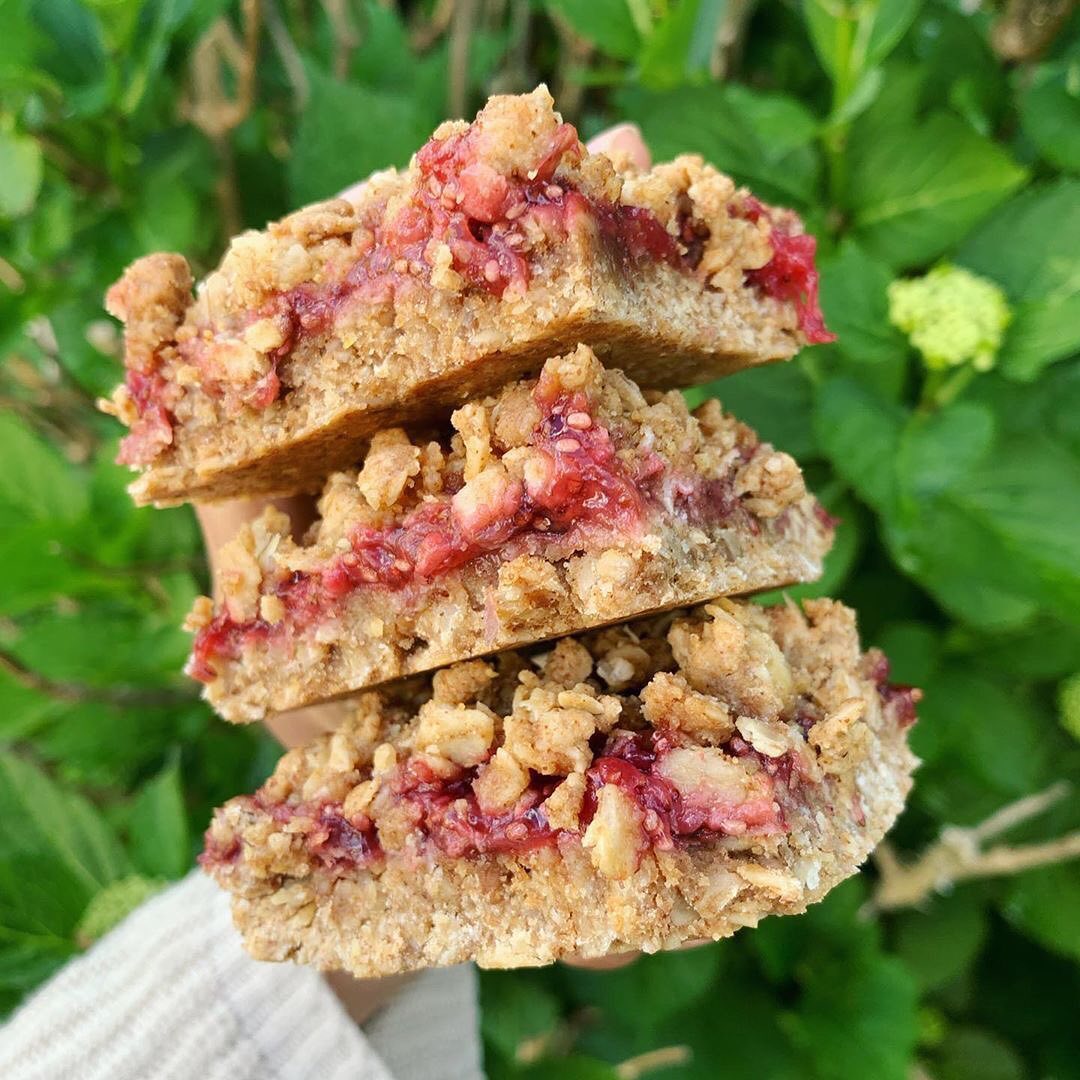 Strawberry Chia Oat Bars Dessert