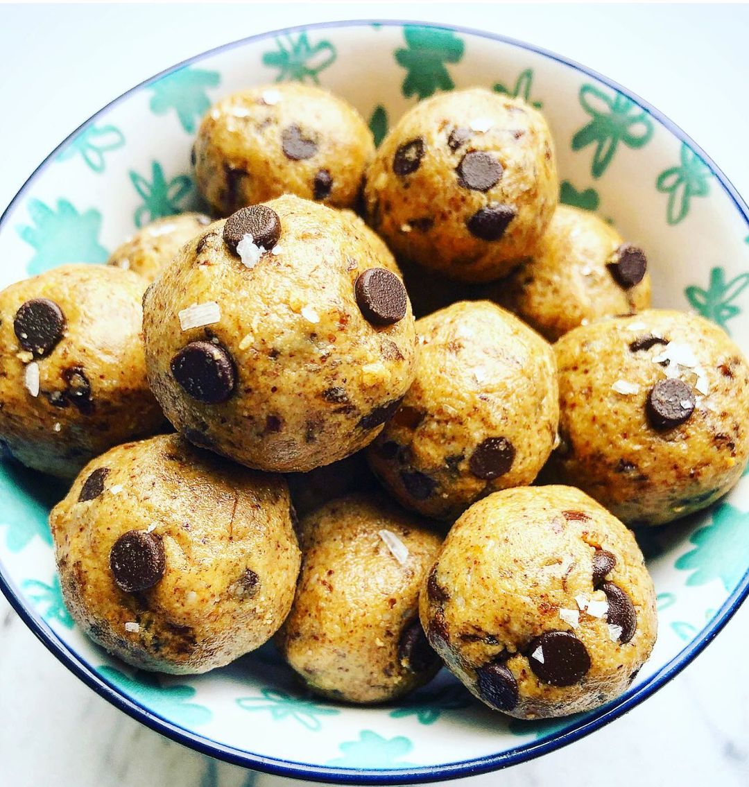 Vegan Almond Flour and Cashew OMballs