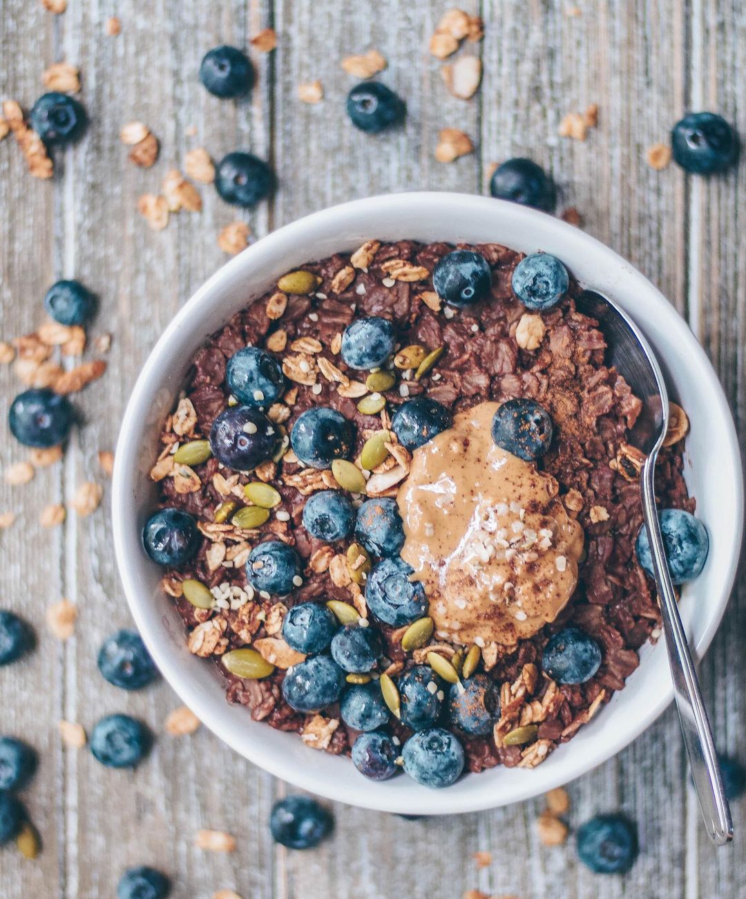 Creamy Chocolate Oats Breakfast Bowl