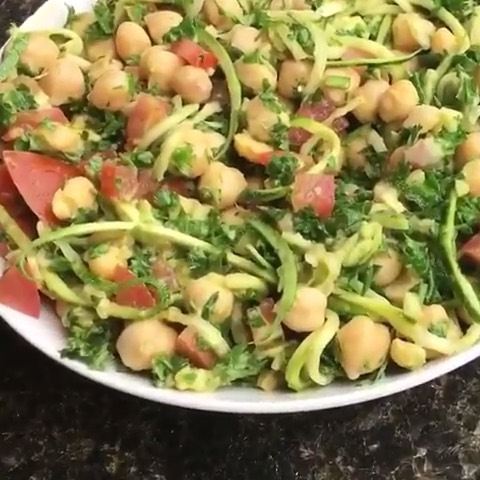 Creamy Avocado Chickpea Zoodles