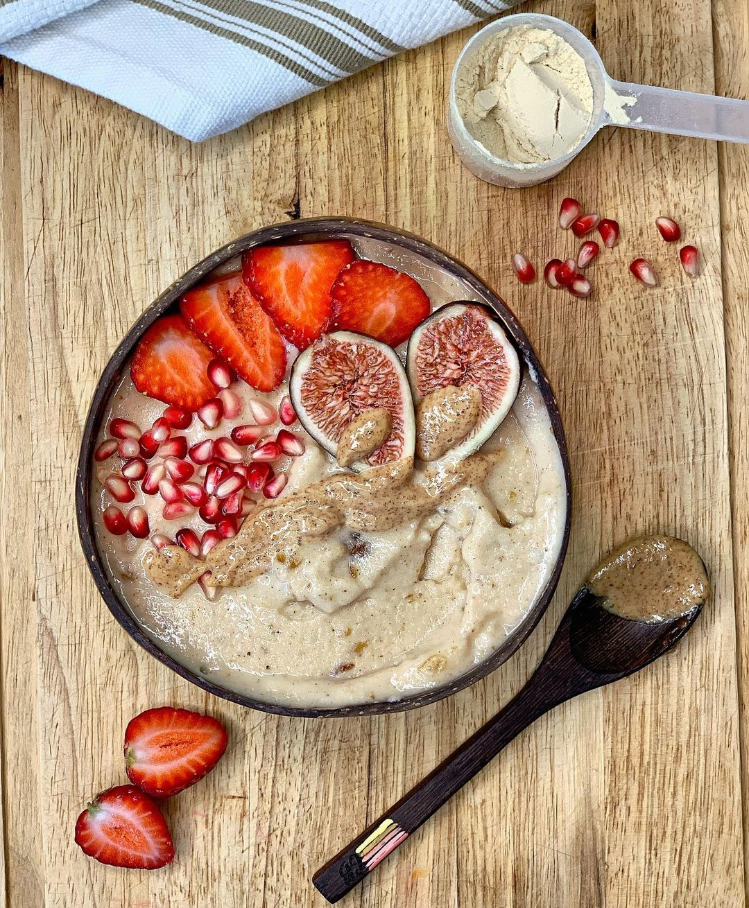 Creamy Salted Caramel Smoothie Bowl