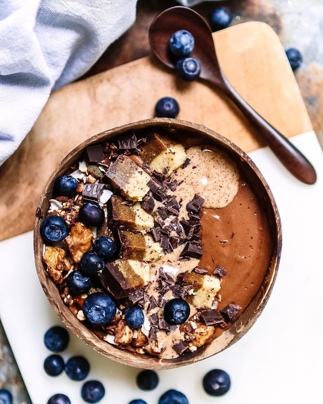 Cacao and Ginger Smoothie Bowl Breakfast