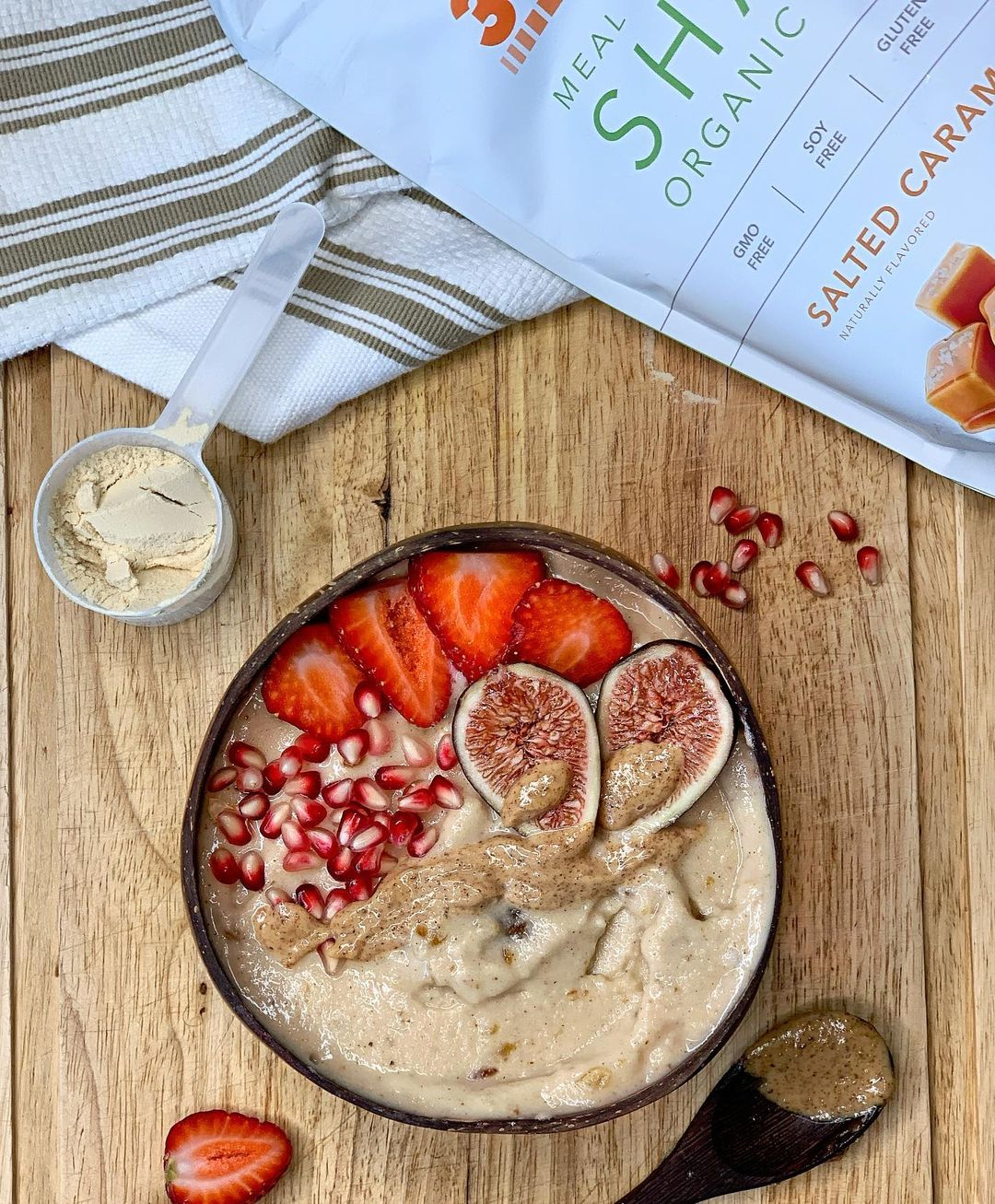 Creamy Salted Caramel Smoothie Bowl