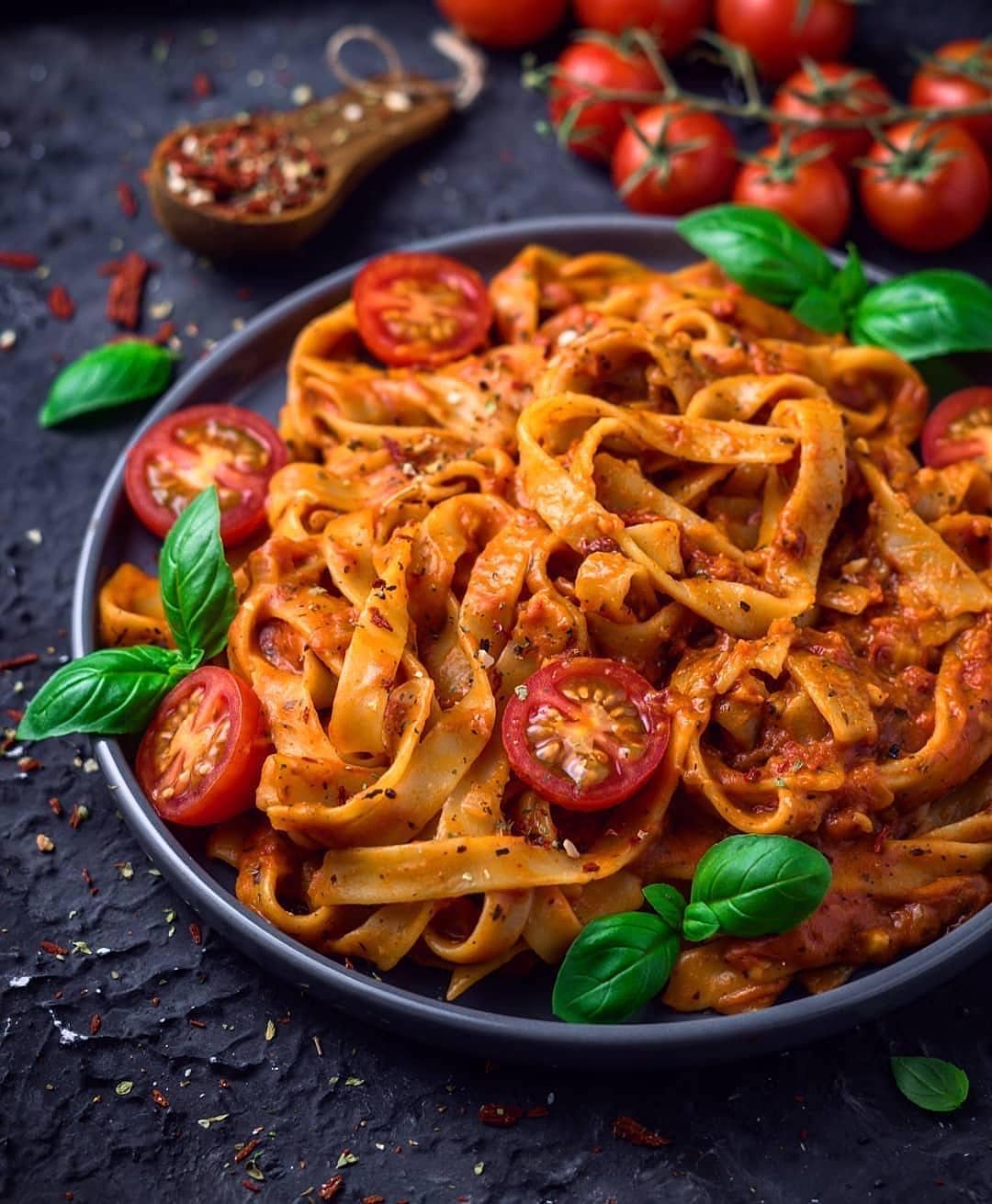 One Pot Tomato Pasta