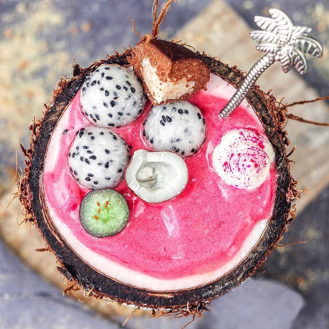 Refreshing Pink Smoothie Bowl with Fruits