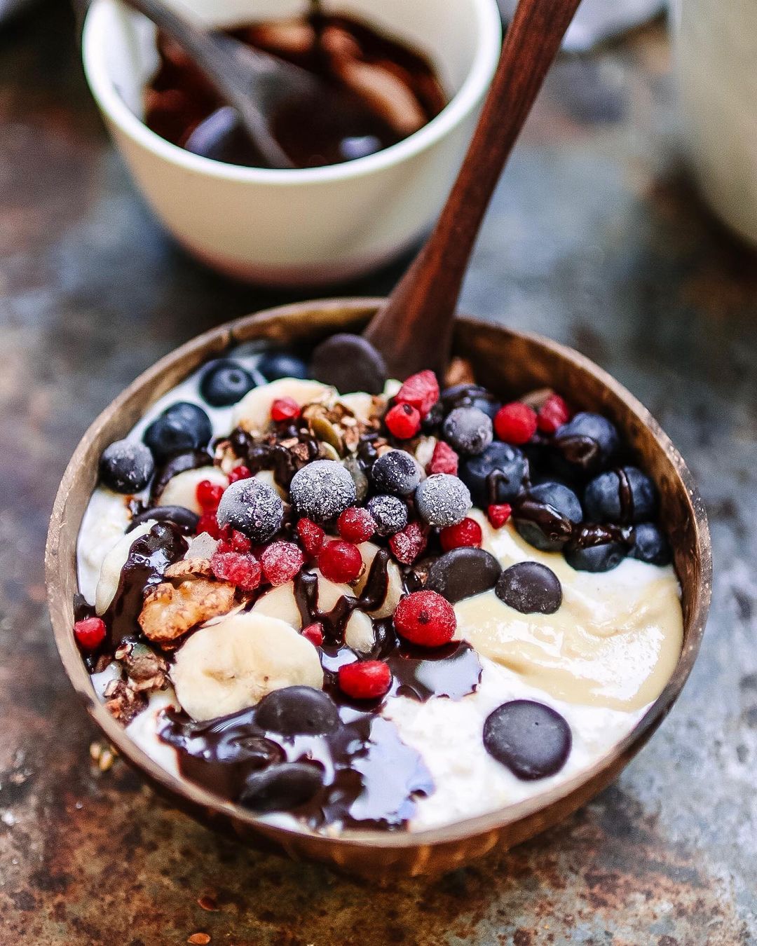 Overnight Oats Porridge with Chocolate Toppings