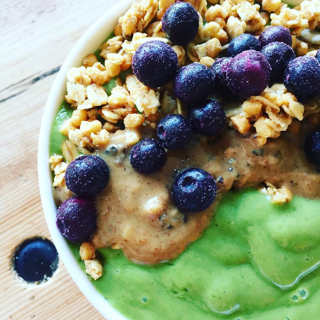 Saturday Smoothie Bowl with Toppings