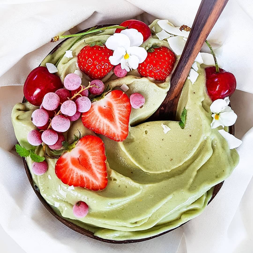 Healthy Green Banana Smoothie Bowl