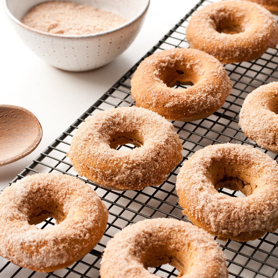 Quick Baked Doughnuts with Maca and Cinnamon