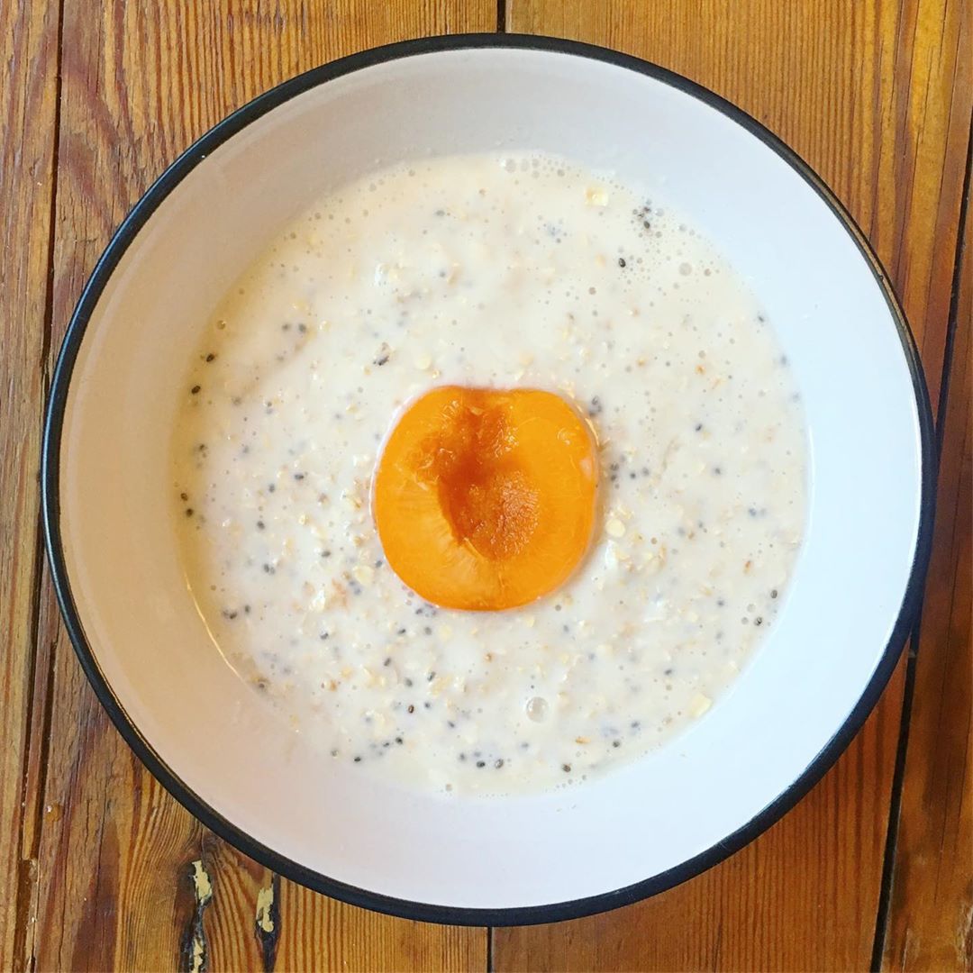 Simple Overnight Oats Bowl for Breakfast