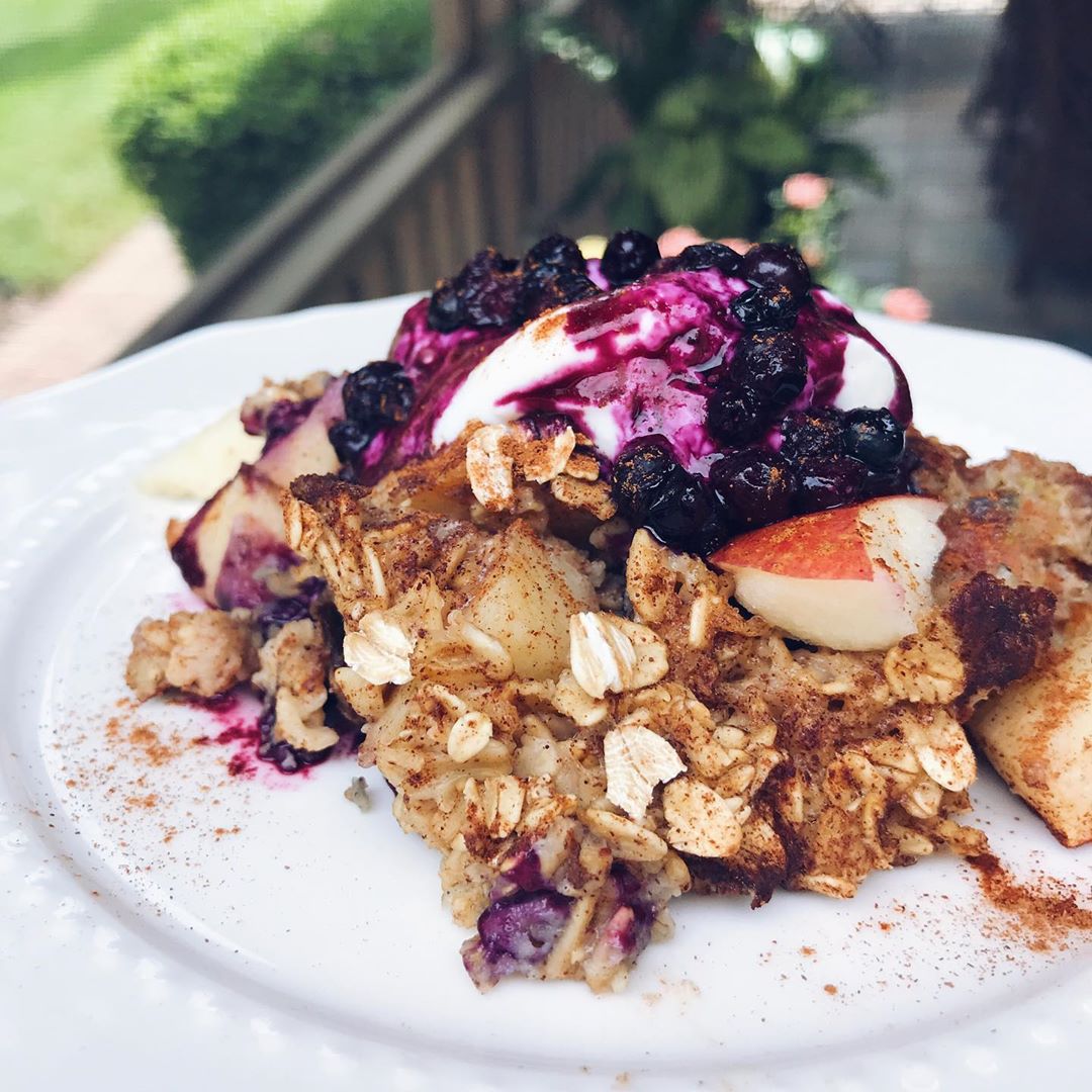 Apple Cinnamon Raisin Blueberry Oatmeal Bake